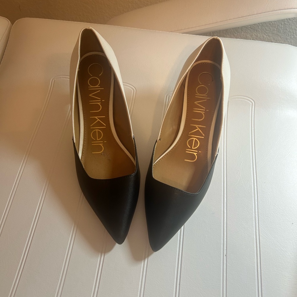 Calvin Klein Women's Black and White Pumps
